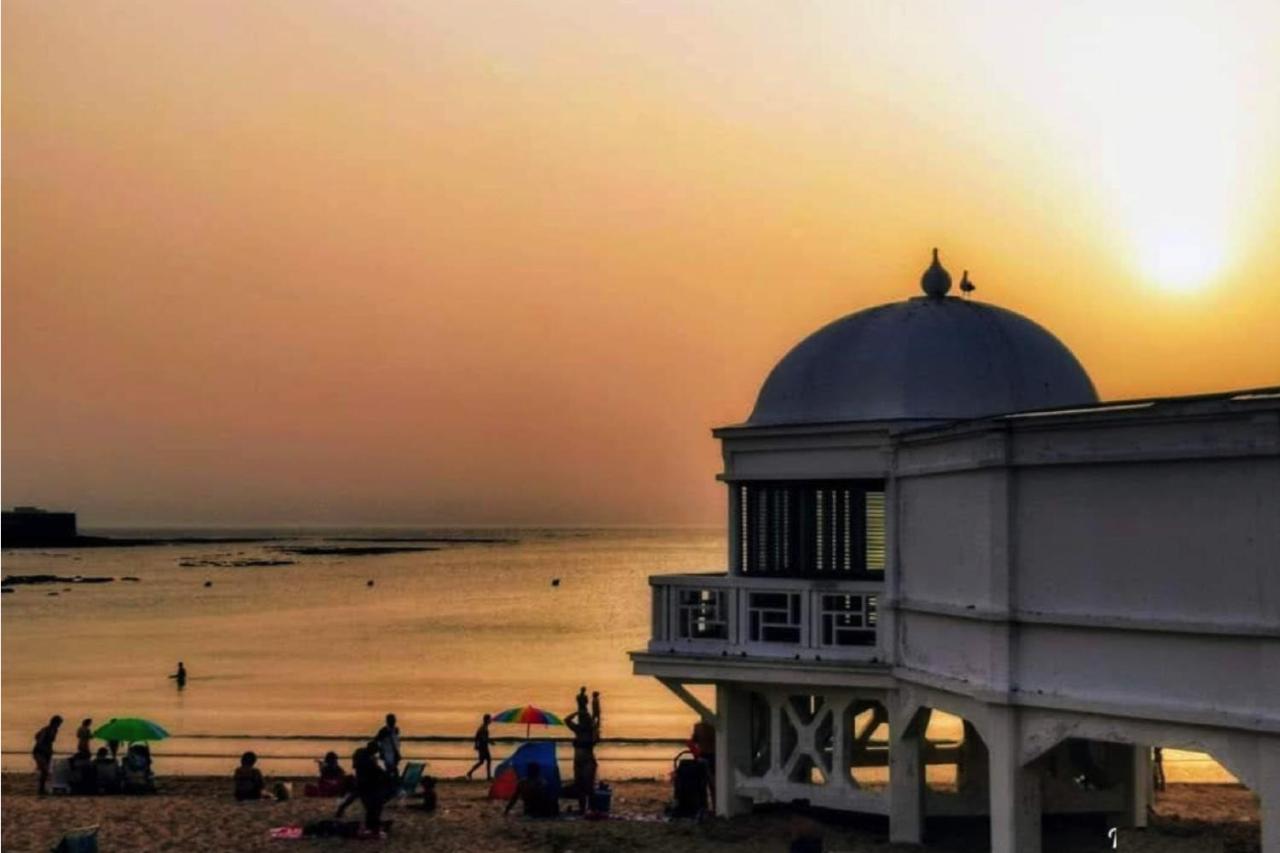 Romantica Vista Al Paseo Maritimo De كاديز المظهر الخارجي الصورة